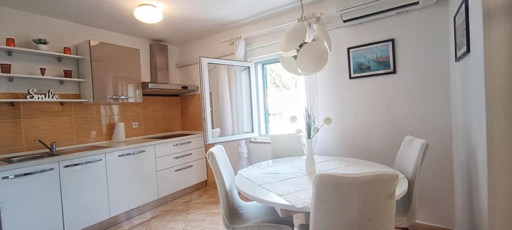 Lucy Apartment ราบัซ ภายนอก รูปภาพ