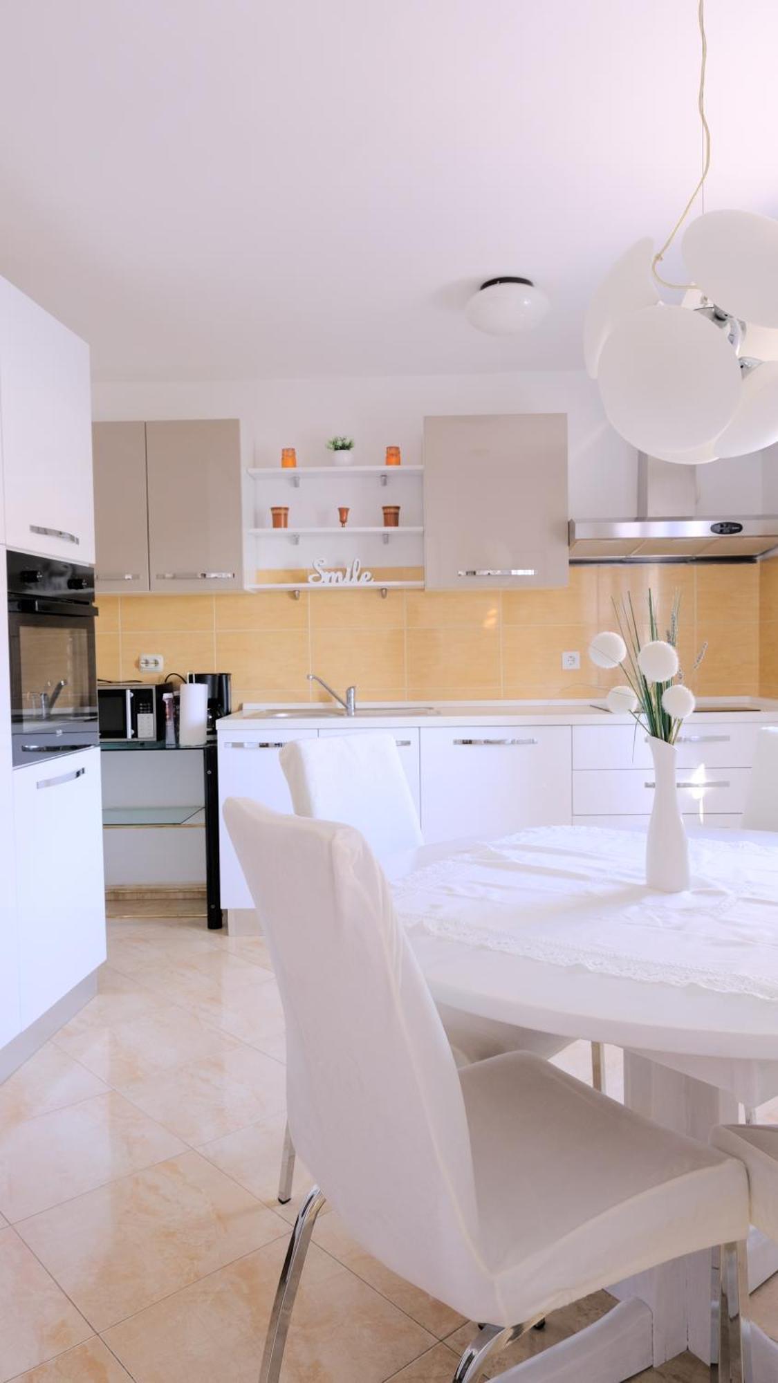 Lucy Apartment ราบัซ ภายนอก รูปภาพ