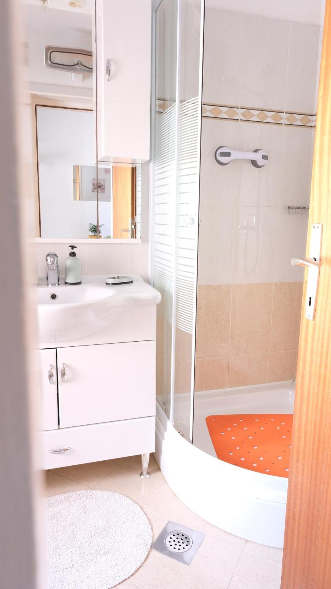 Lucy Apartment ราบัซ ภายนอก รูปภาพ